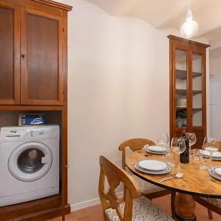 Sambrogio Suite-hosted By Sweetstay דירה