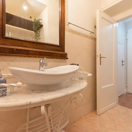 Sambrogio Suite-hosted By Sweetstay Appartement *