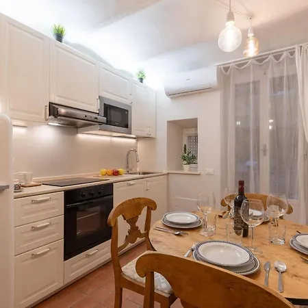 Sambrogio Suite-hosted By Sweetstay *