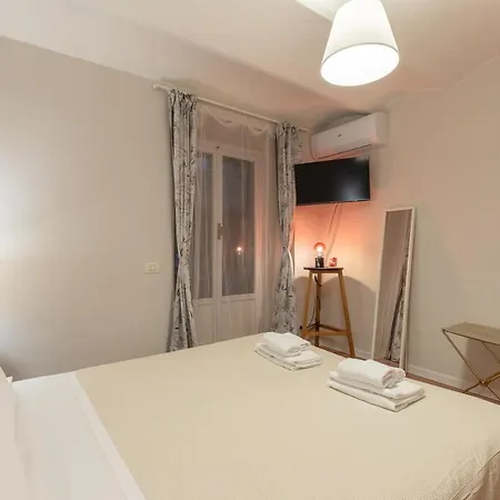 Sambrogio Suite-hosted By Sweetstay *